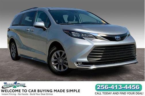 2024 Toyota Sienna XLE 8 Passenger