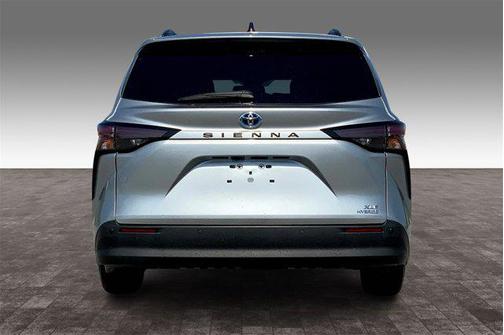 2024 Toyota Sienna XLE 8 Passenger