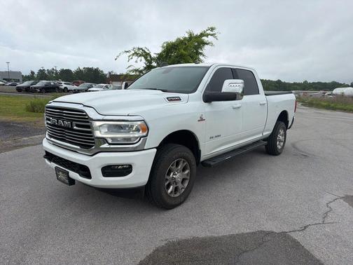Bright White Clearcoat 2024 RAM 2500 Laramie Crew Cab 4x4 6'4' Box