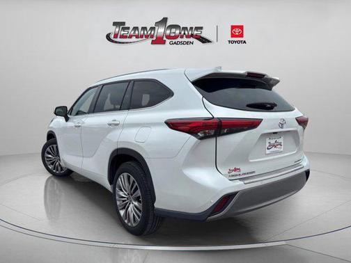 2022 Toyota Highlander Platinum