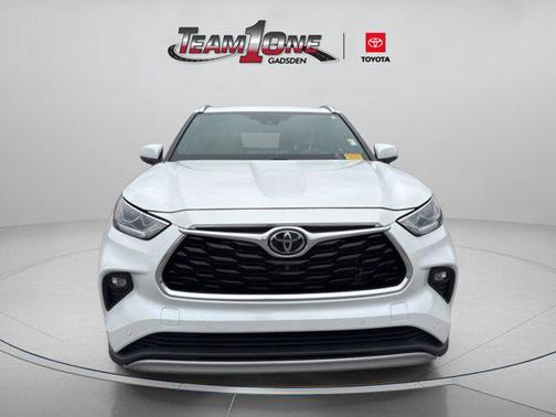 2022 Toyota Highlander Platinum
