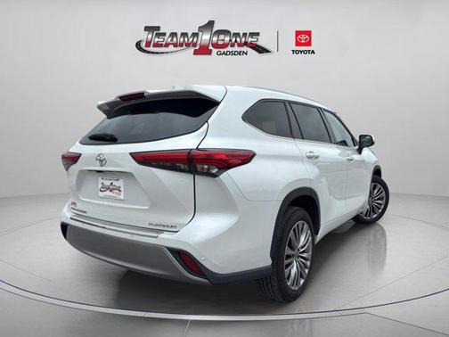 2022 Toyota Highlander Platinum