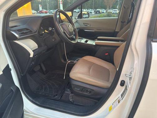 2021 Toyota Sienna Platinum 7 Passenger