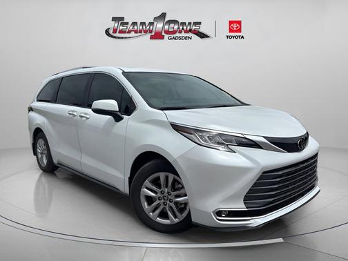 Wind Chill Pearl 2026 Toyota Sienna Limited
