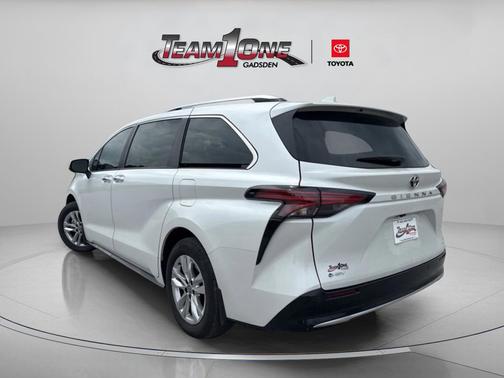 Wind Chill Pearl 2026 Toyota Sienna Limited