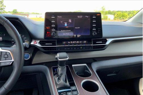 2024 Toyota Sienna XLE 8 Passenger