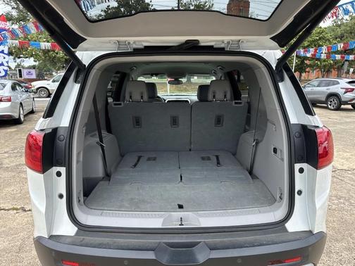 White 2019 GMC Acadia SLT-1