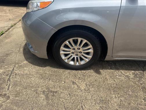 2015 Toyota Sienna XLE
