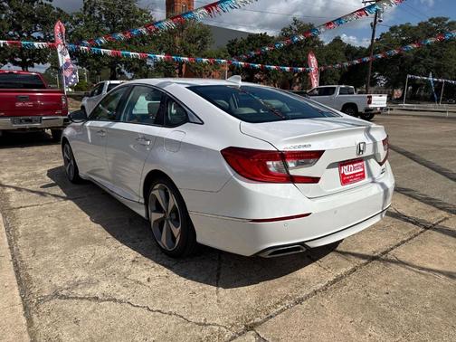 2019 Honda Accord Touring 2.0T