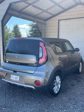 2017 Kia Soul +