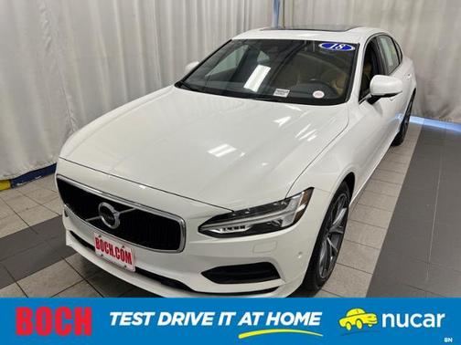 Photo 1 of 33 of 2018 Volvo S90 T5 Momentum