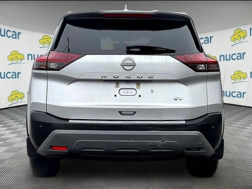 Brilliant Silver Metallic 2022 Nissan Rogue SV