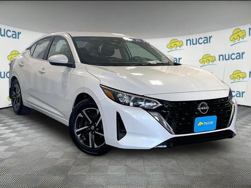 Aspen White Tricoat 2025 Nissan Sentra SV