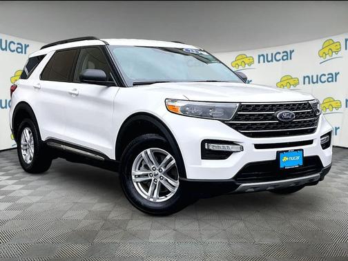 Star White Metallic Tri-Coat 2023 Ford Explorer XLT