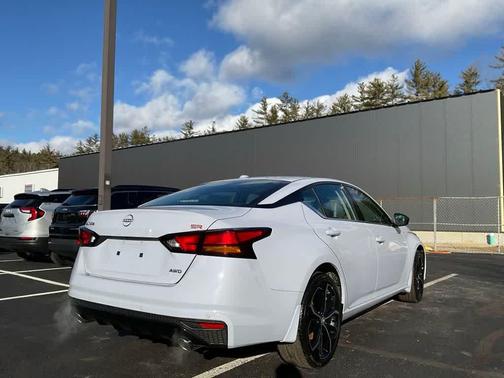 2025 Nissan Altima SR