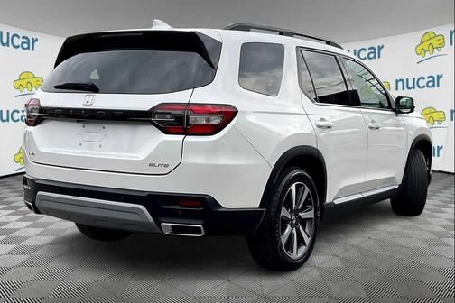 2023 Honda Pilot AWD Elite