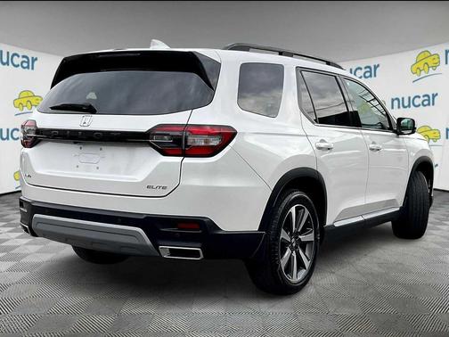 2023 Honda Pilot AWD Elite