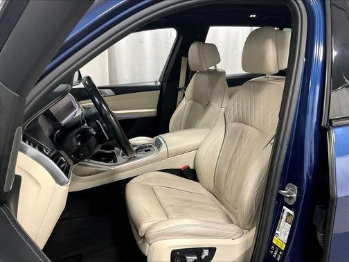 2021 BMW X7 M50i