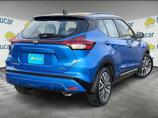 2023 Nissan Kicks SR