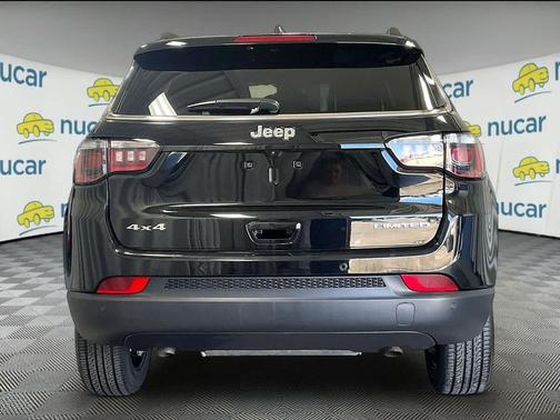 Diamond Black Crystal Pearlcoat 2025 Jeep Compass Limited