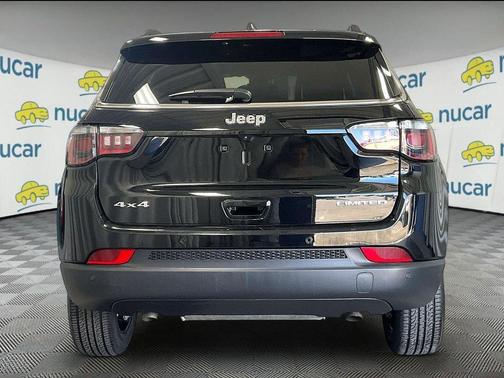 Diamond Black Crystal Pearlcoat 2025 Jeep Compass Limited