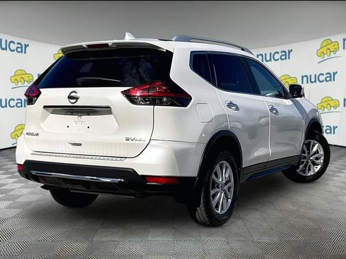 Pearl White 2018 Nissan Rogue SV