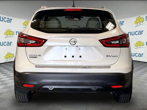 Pearl White Tricoat 2022 Nissan Rogue Sport SV