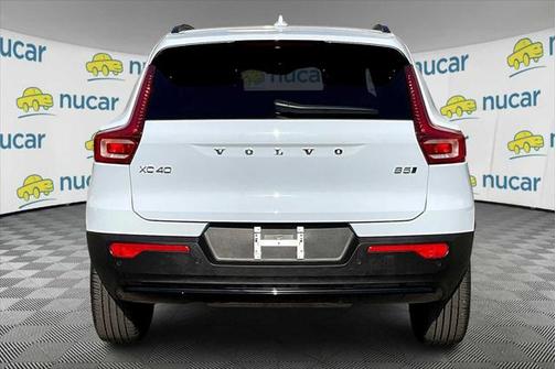 2025 Volvo XC40 B5 Plus Dark Theme
