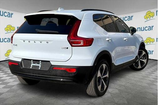 2025 Volvo XC40 B5 Plus Dark Theme