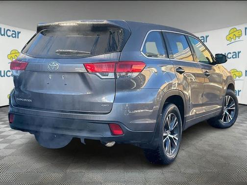 2018 Toyota Highlander LE