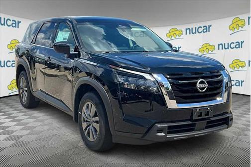 2025 Nissan Pathfinder S