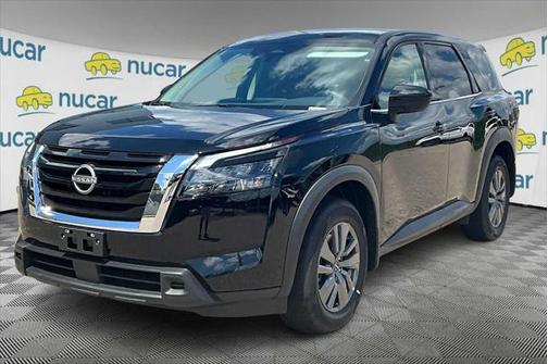2025 Nissan Pathfinder S