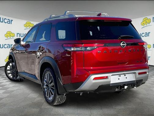 2022 Nissan Pathfinder SL 4WD