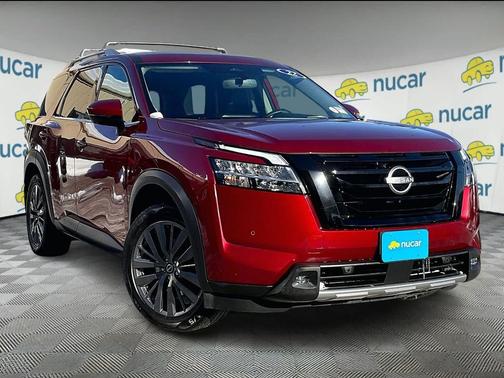 2022 Nissan Pathfinder SL 4WD