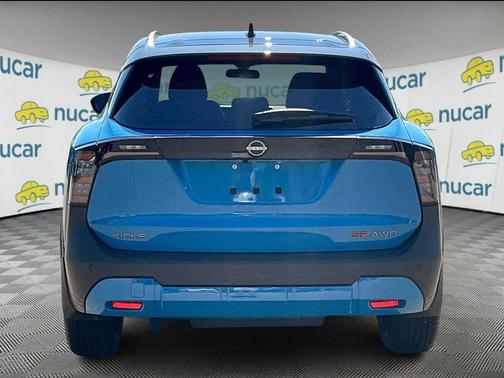 2025 Nissan Kicks SR