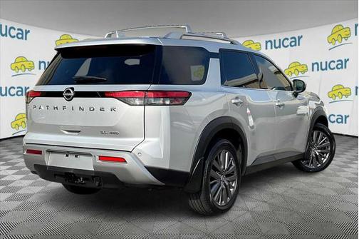 2023 Nissan Pathfinder SL 4WD