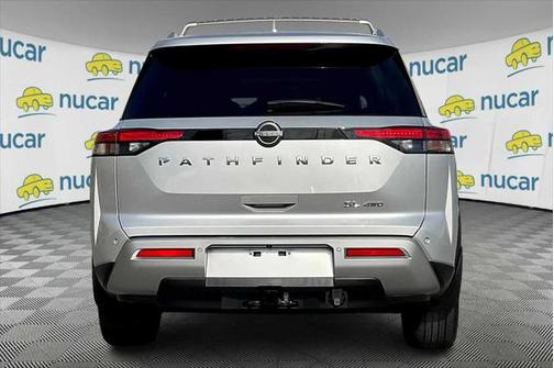 2023 Nissan Pathfinder SL 4WD