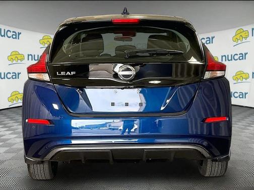 Deep Blue Pearl 2023 Nissan Leaf S 40 kWh