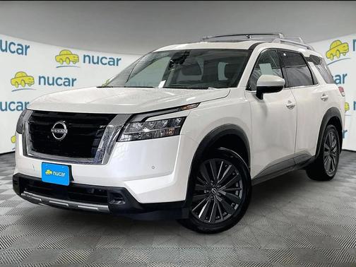 Pearl White Tricoat 2024 Nissan Pathfinder SL 4WD