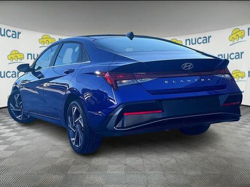 2025 Hyundai ELANTRA SEL