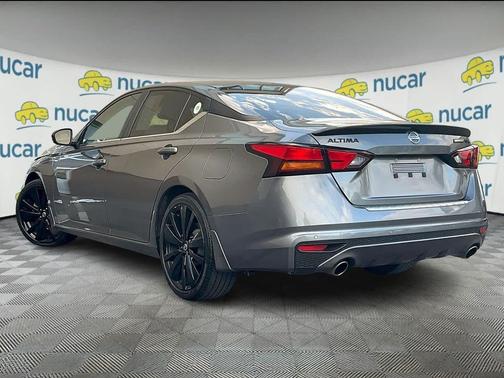 2022 Nissan Altima SR FWD