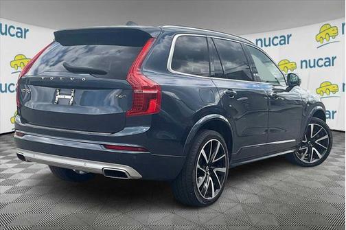 2021 Volvo XC90 T6 Momentum
