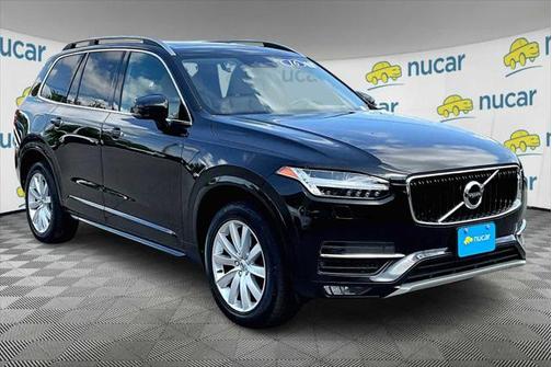 2016 Volvo XC90 T6 Momentum