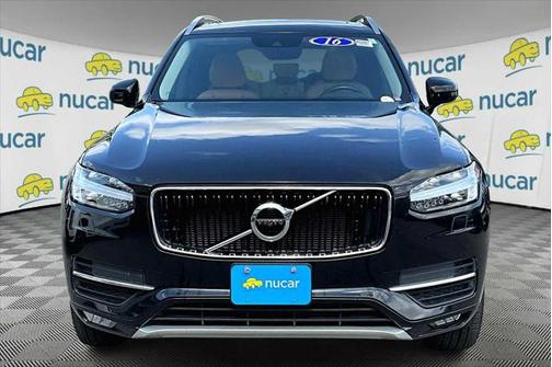 2016 Volvo XC90 T6 Momentum