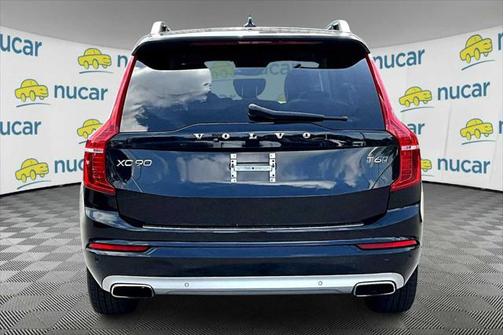 2016 Volvo XC90 T6 Momentum