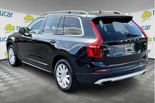 2016 Volvo XC90 T6 Momentum