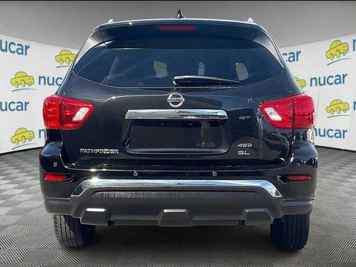 2019 Nissan Pathfinder SL
