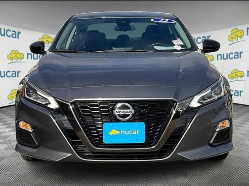2021 Nissan Altima SR FWD