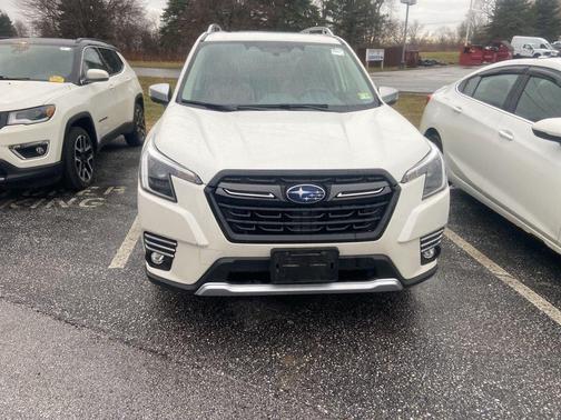 Crystal White Pearl 2024 Subaru Forester Touring
