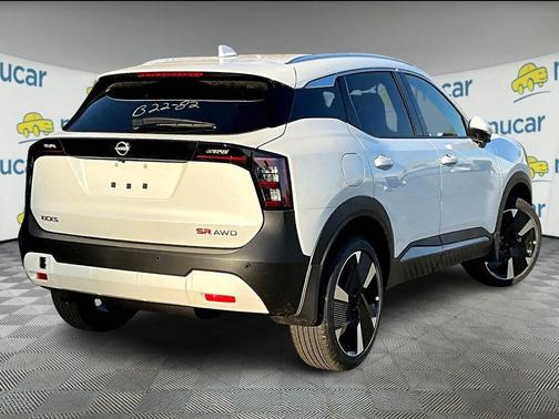 Aspen White Tricoat 2025 Nissan Kicks SR